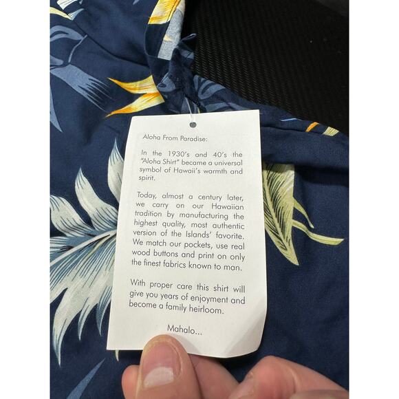 Paradise Found Hawaii Women’s Shirt Tropical Floral Blue Size Small Rayon NWT - Picture 6 of 11
